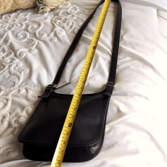 Vintage Coach Black 🖤 Leather Slim Hippie Flap Crossbody Saddle Messenge - Picture 15 of 17